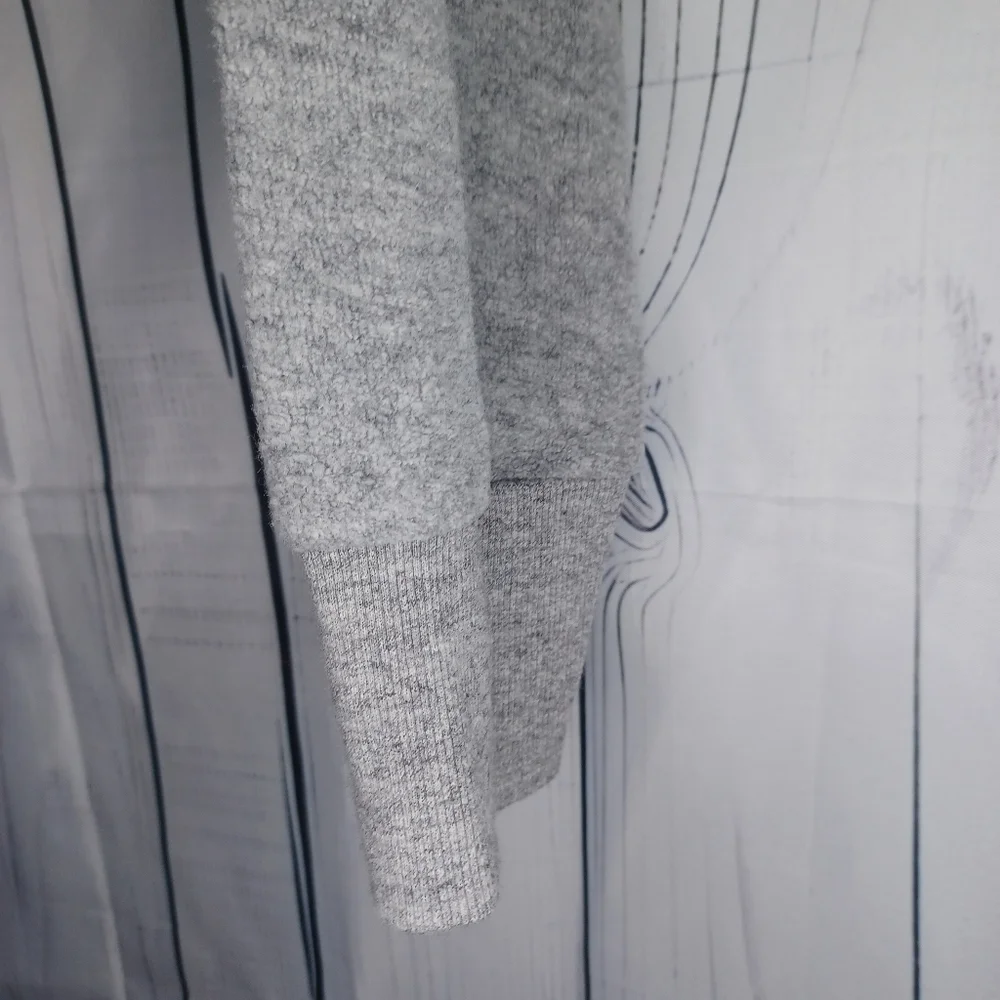 Madewell MWL gray cropped hooded cozy v-neck sweatshirt - Picture 2 of 12